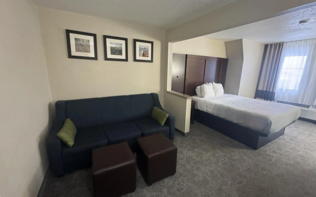 Quality Inn & Suites Green Bay - Ashwaubenon