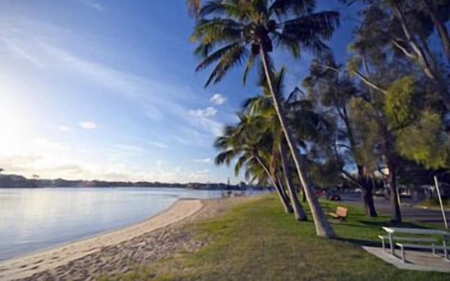 Budds Beach Apartments