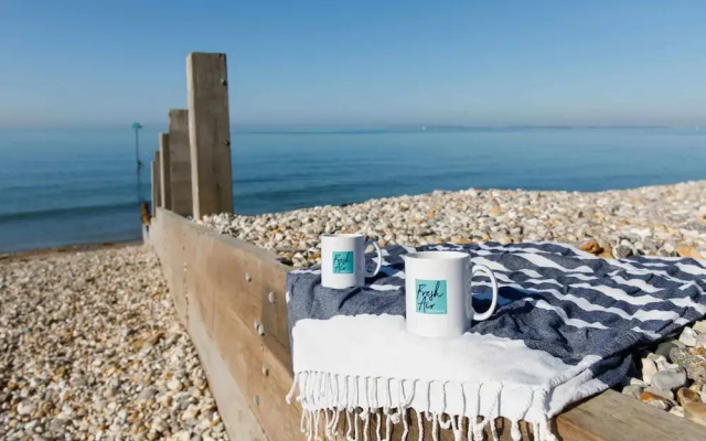 Seaside Retreat - Five Minutes to Beach Village