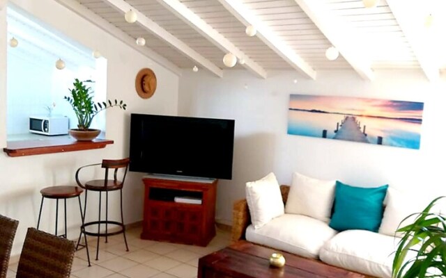 House With 2 Bedrooms in Le Gosier, With Enclosed Garden and Wifi - 3 km From the Beach