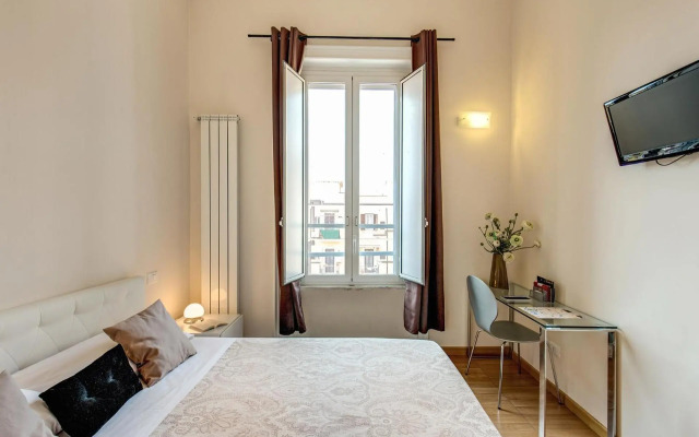 Floor 6 Boutique Rooms by DOT Suites