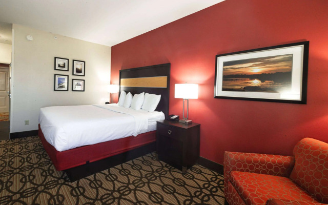 La Quinta Inn & Suites by Wyndham Starkville at MSU