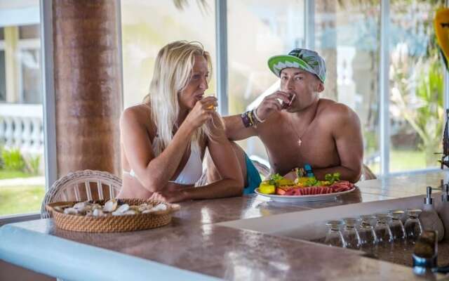 Las Canas Beach Retreat