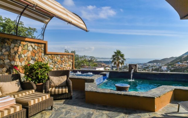 Ocean View 4BR Villa Steps From Cabo: Villa Haydee