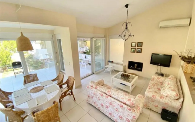Helios Villa Sea Front - 3 bedrooms 7 guests