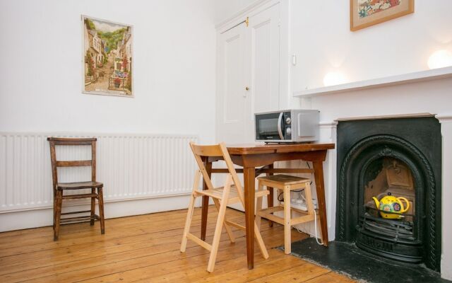 3 Bedroom Flat In Highbury