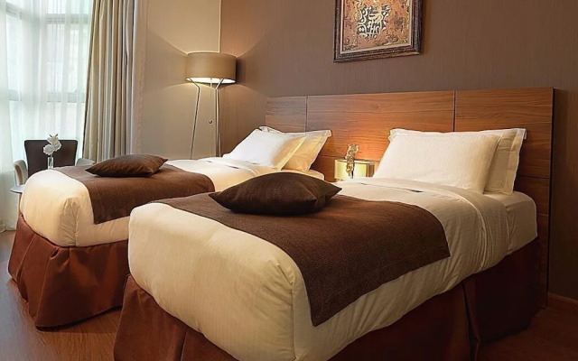 Nour Al Thuria Hotel