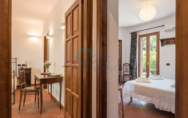 New Refined Villa Rayskaya In Monte Compatri