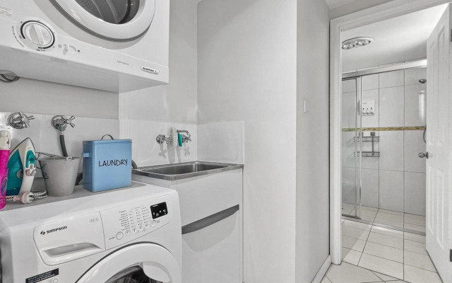 Central Armidale 2-Bedroom Apartment