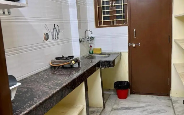 Home to explore Food, History & Shopping