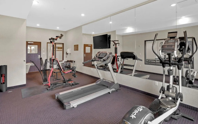 Duvernay Inn & Suites