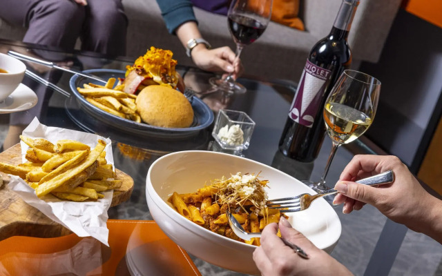 Kyukaruizawa Kikyo, Curio Collection by Hilton