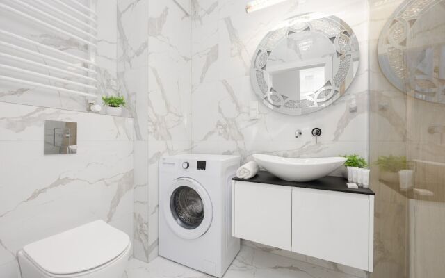 Luxurious Grey Apartment by Renters
