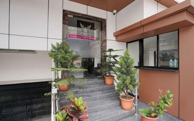Fabhotel Serenity I