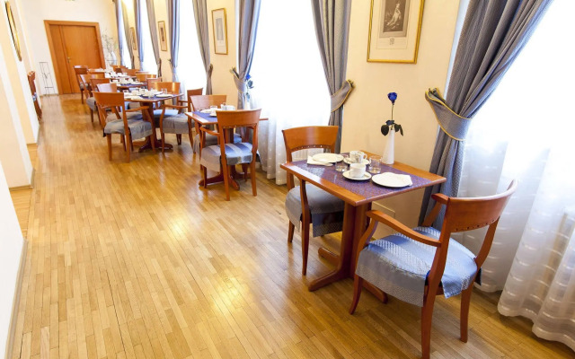 Hotel Modrá Ruže