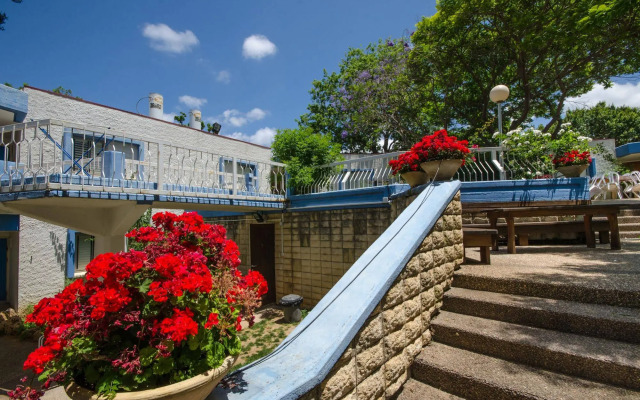 Kibbutz Gesher Haziv Travel Hotel