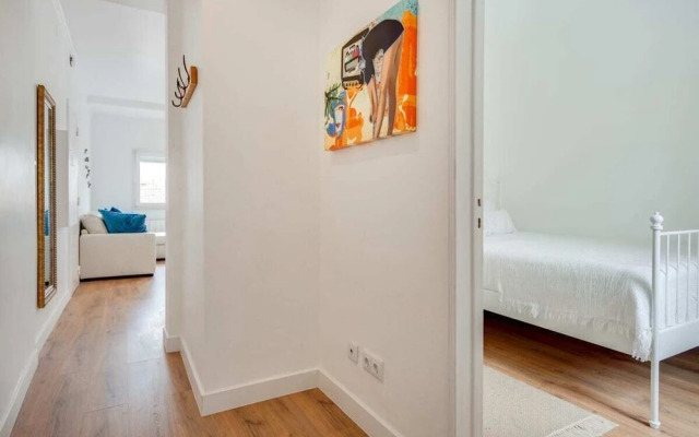 Bright Apartment near 28 Tram Line, Lisbon