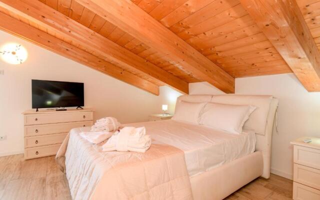 Rosa del Lago Apartment