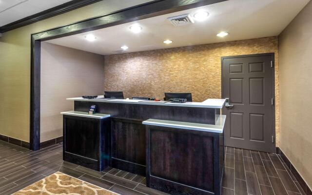 Comfort Inn & Suites Logan Near University