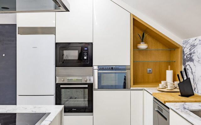 Porto City Holidays by Douro River