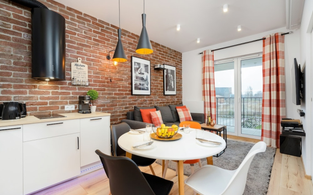 Movie Jacuzzi Apartment by Renters