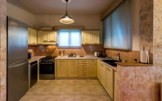 Villa Maxim with Private Pool & Tennis Court