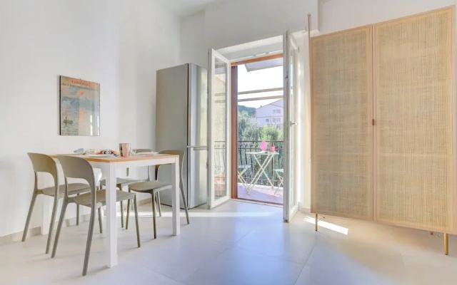 Vatican Loft with Balcony -Home and More