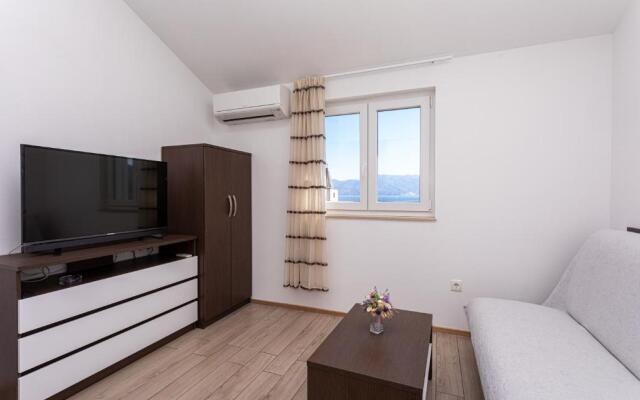 Apartments Crnekovic Tomislava