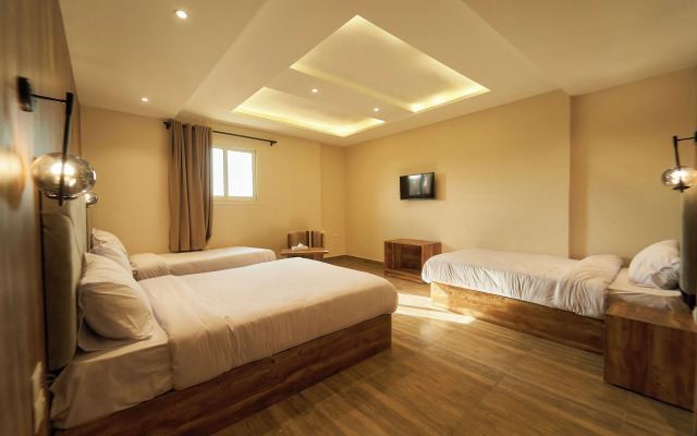 Crown Pyramids View Hotel