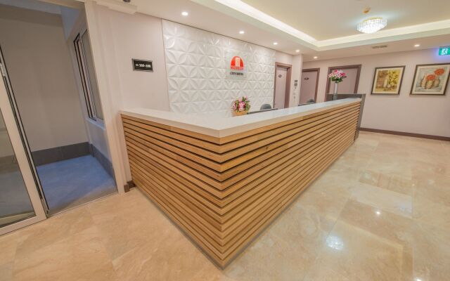 Megaboom City Hotel