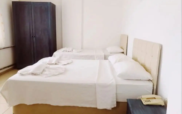 Lavinia Otel