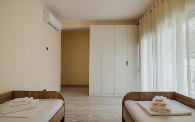 Green Bay Apartments Morinj