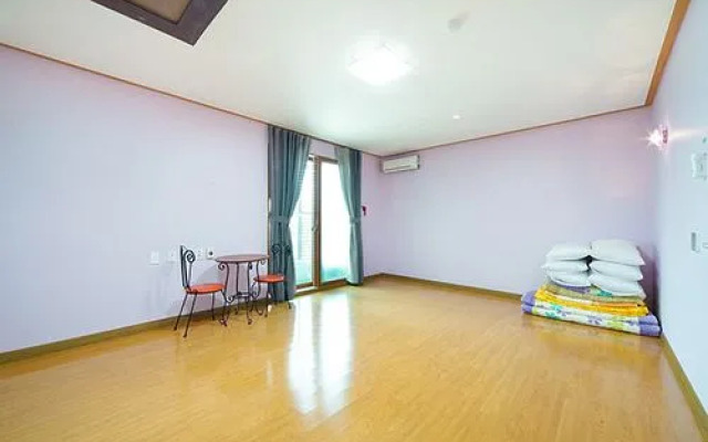 Ganghwa J Motel Pension