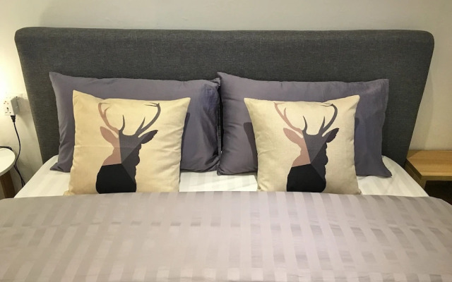 iBook4 Deluxe 2 Bedroom Gurney Suite by iBook Homestay