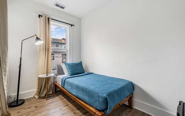 Satoshi Hideout Living