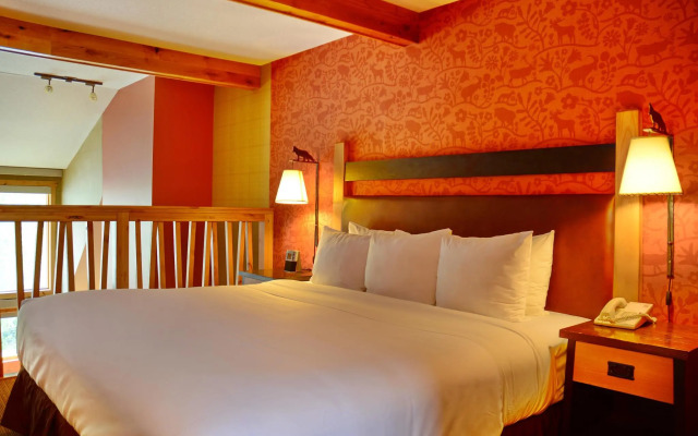 The Fox Hotel and Suites