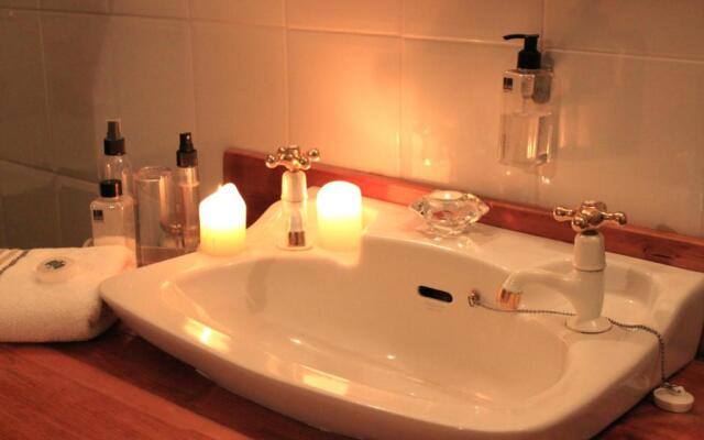 The Old Trading Post - Guest House