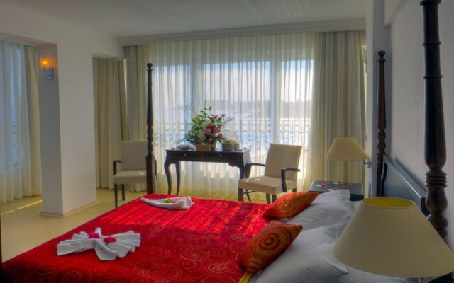 Ada Beach Hotel