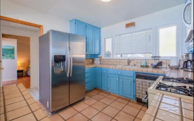 17878 Los Angeles - 4 Br Home