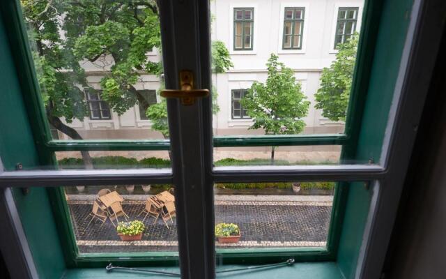 Postel Hostel