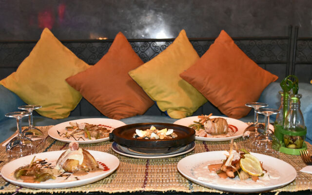 Riad Hotel El Kennaria
