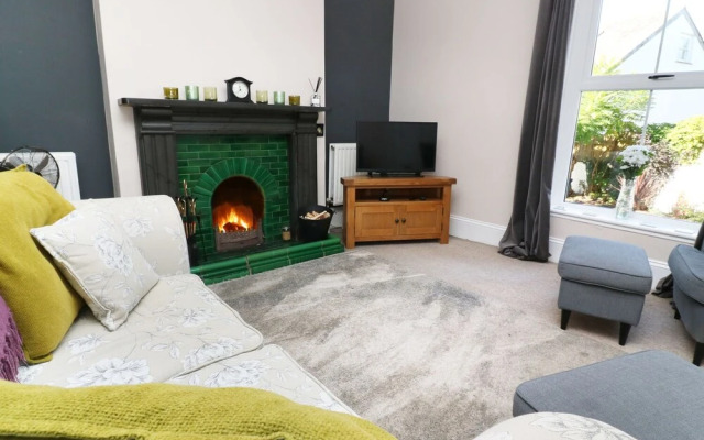 2 Emma Place, Bodmin