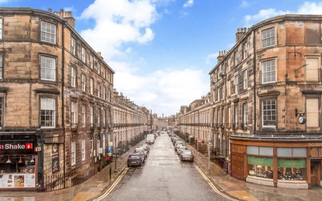 Modern & Spacious 1 Bed Apt, West End