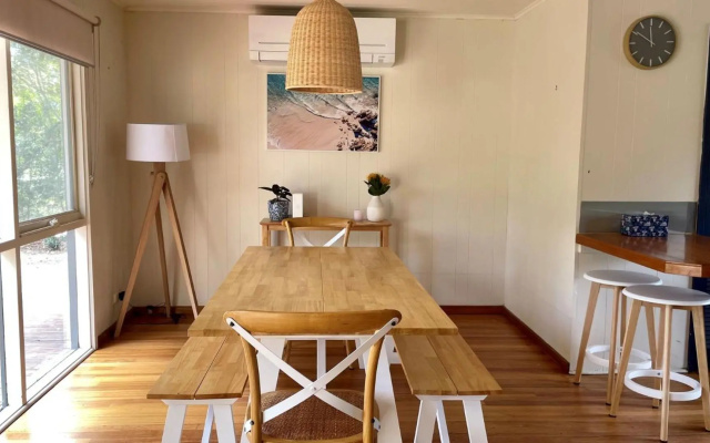 WISTERIA COTTAGE - Pet Friendly – Guest Rooms – Inverloch
