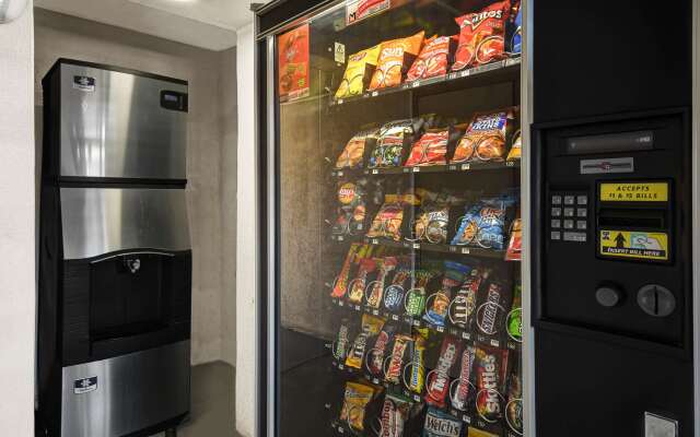 Motel 6 North Ridgeville, OH - Cleveland Intl Airport - N Ridgeville