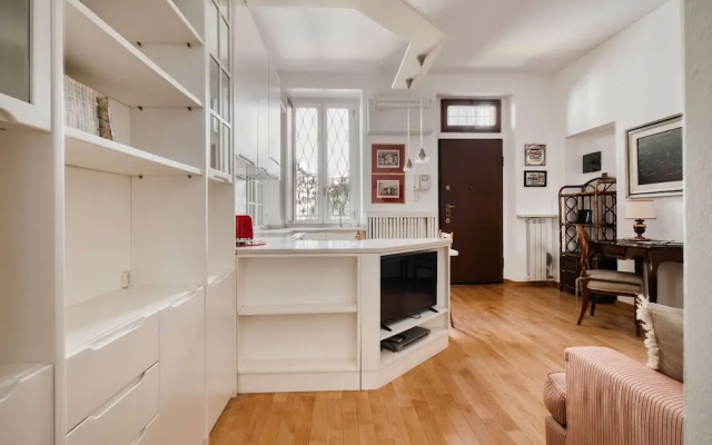 Modern 1 BR Near Gae Aulenti