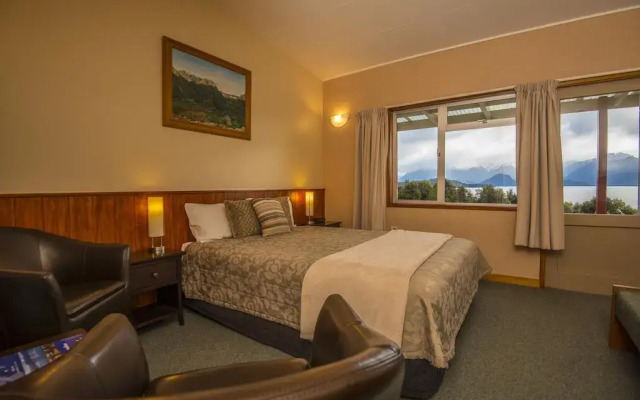 Te Anau Manapouri Lake Hotel