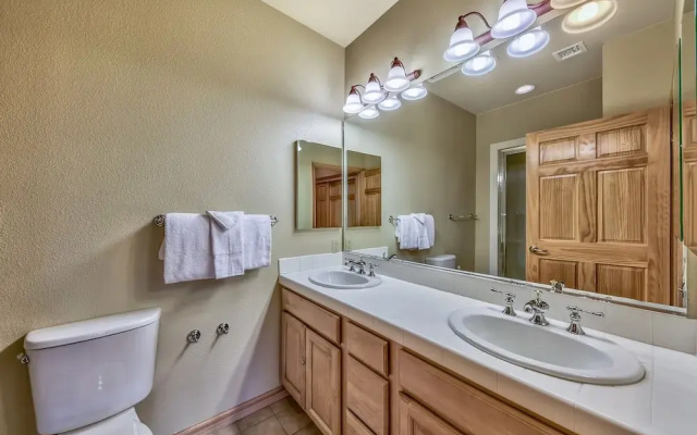SC102 SnowCrest - 2 Br Condo