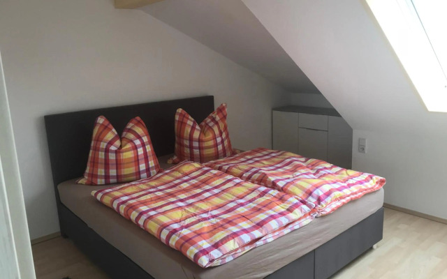 Kuschelige Dachgeschosswohnung am Clarapark