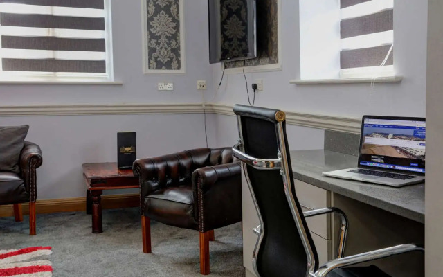 OYO Baylis House Hotel